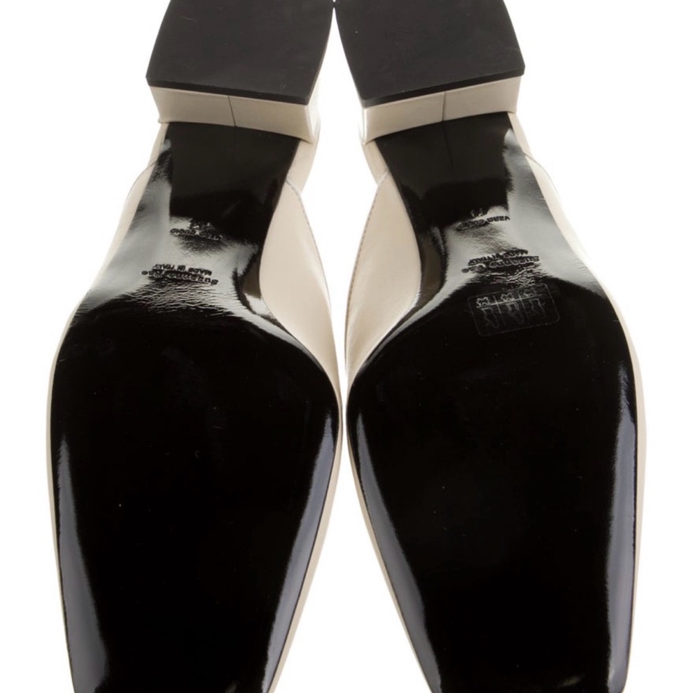 Suzanne Rae Chic Cream Mules with Gold Detail - Picture 5 of 7